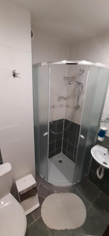 Hotel Felicia Kaluža Buitenkant foto