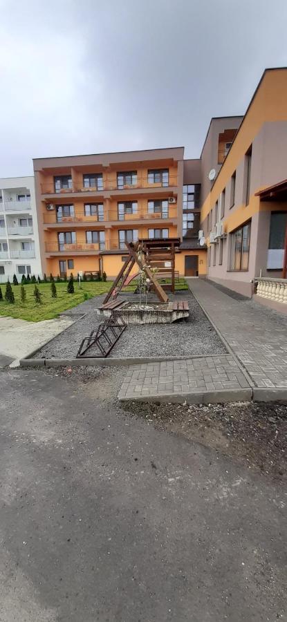 Hotel Felicia Kaluža Buitenkant foto