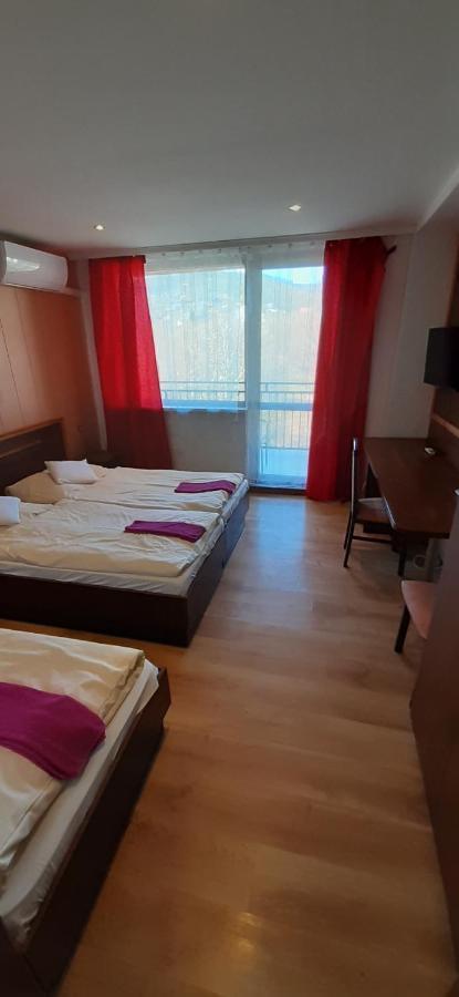 Hotel Felicia Kaluža Buitenkant foto