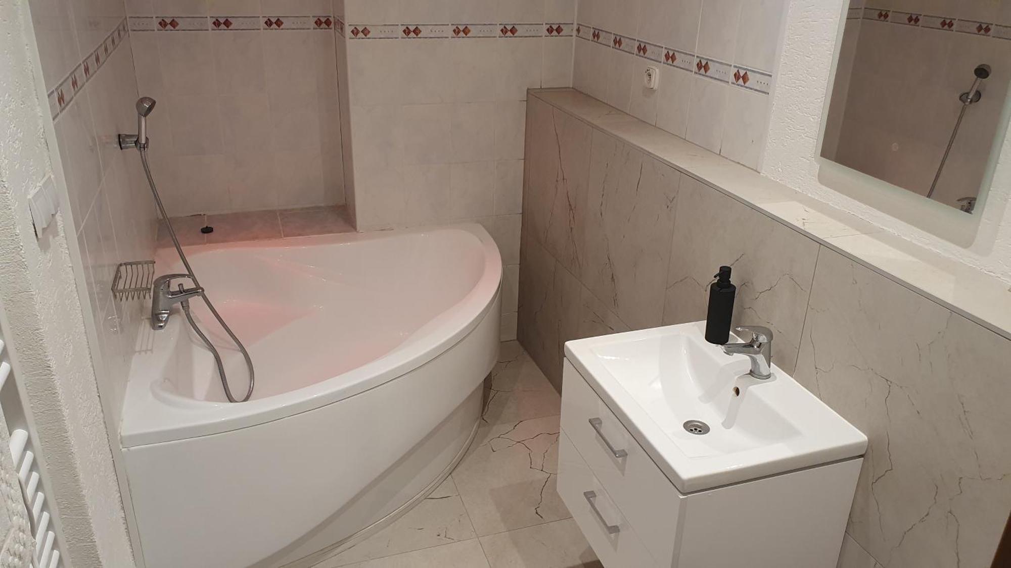 Hotel Felicia Kaluža Buitenkant foto