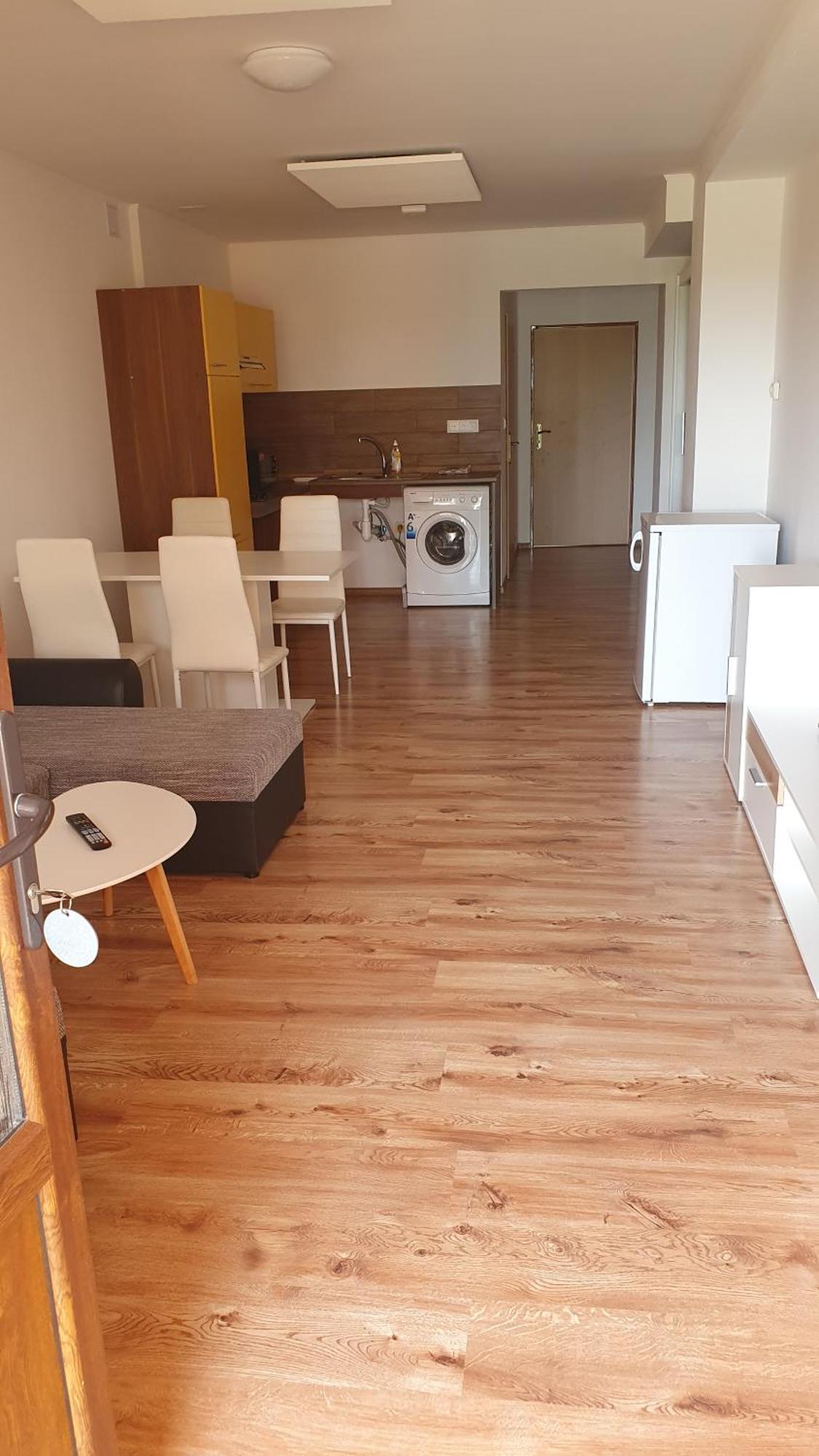 Hotel Felicia Kaluža Buitenkant foto
