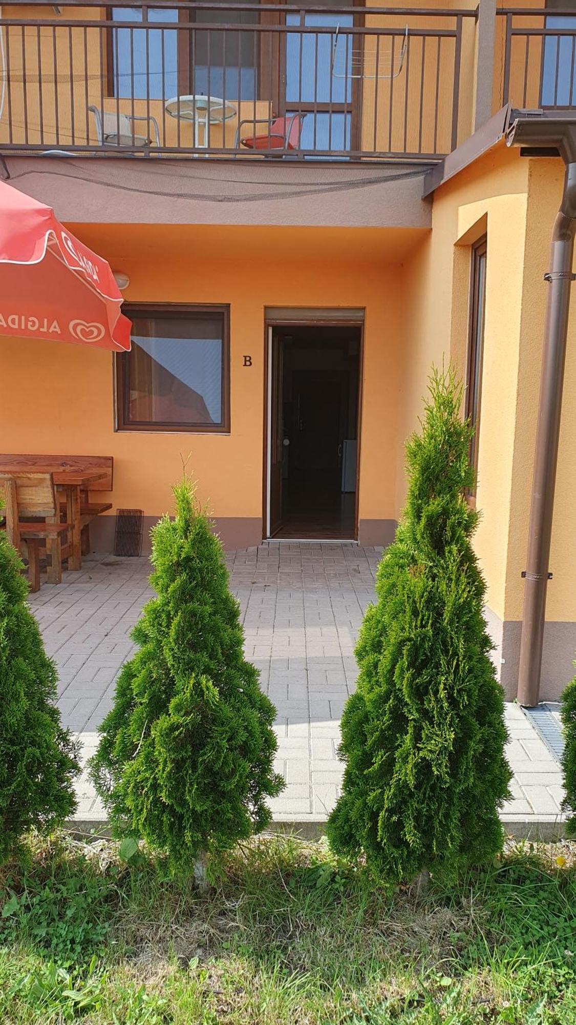 Hotel Felicia Kaluža Buitenkant foto