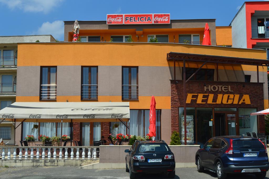 Hotel Felicia Kaluža Buitenkant foto