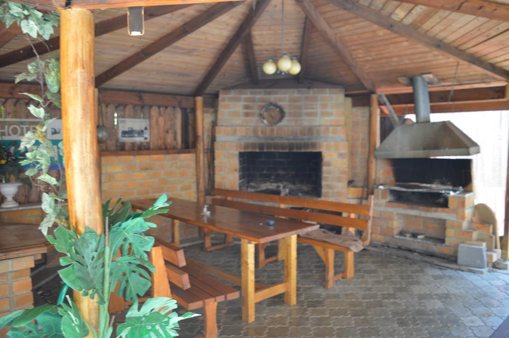 Hotel Felicia Kaluža Buitenkant foto
